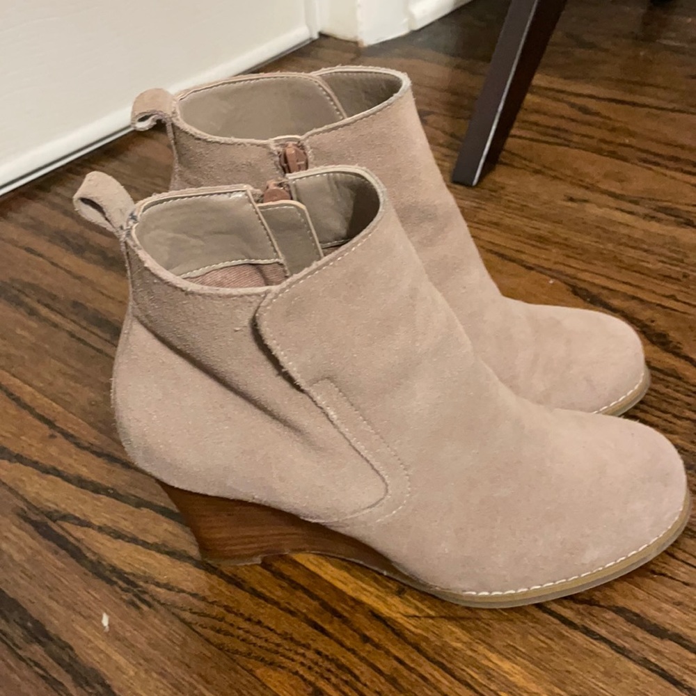 Taupe Suede wedge booties, size 7!